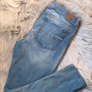 Light wash American Eagle Jeans